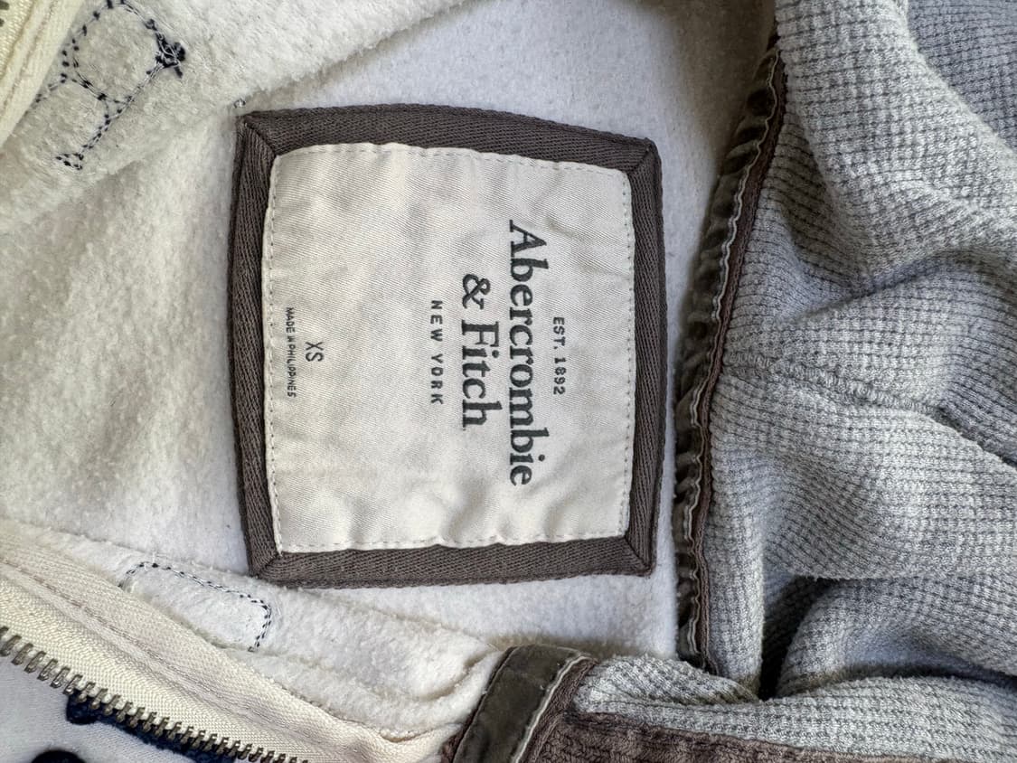 아베크롬비 딱붙핏 후드집업 화이트 xs 상품이미지2