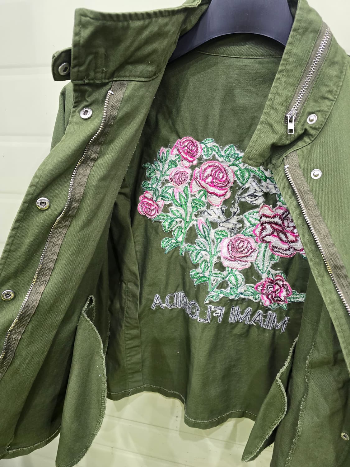 카키 야상 자켓 - 꽃 자수 & 큐빅 장식 상품이미지5