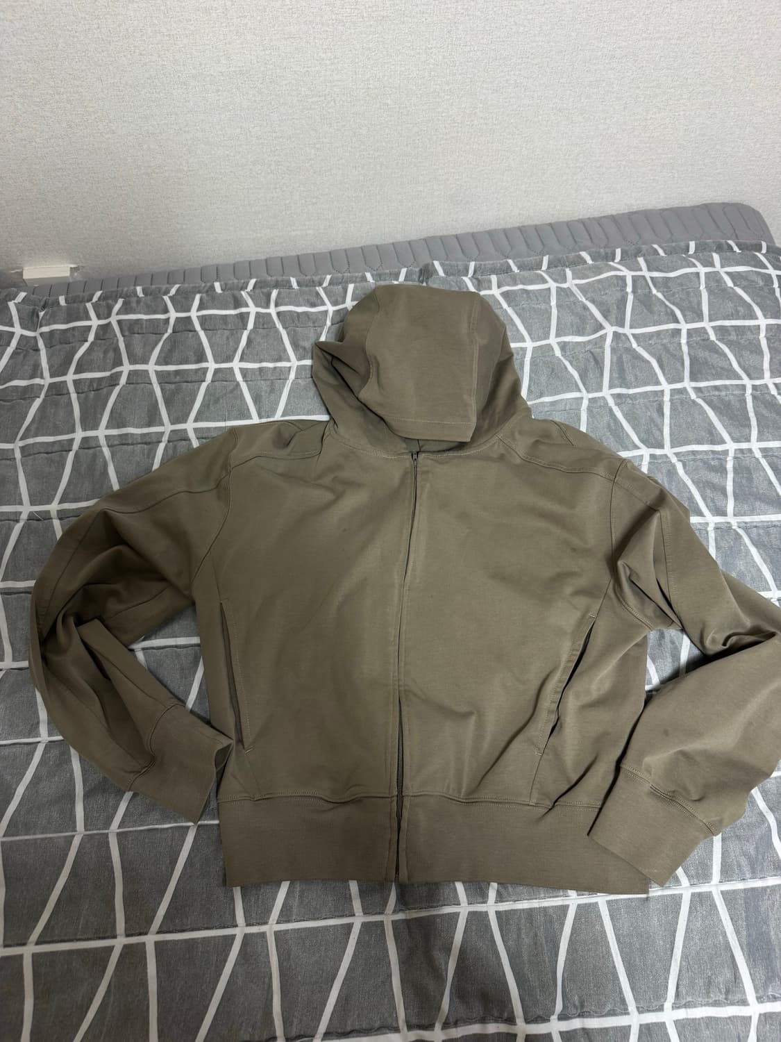 이예 크롭 카키후드 L 상품이미지2