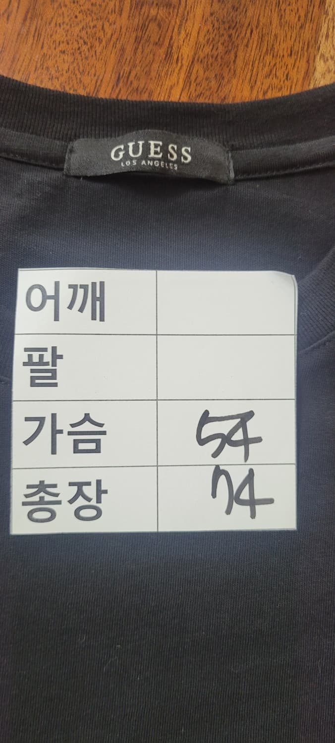👔남성여유100~늘씬105사이즈👔 GUESS 블랙 반팔티(얇음) 상품이미지8