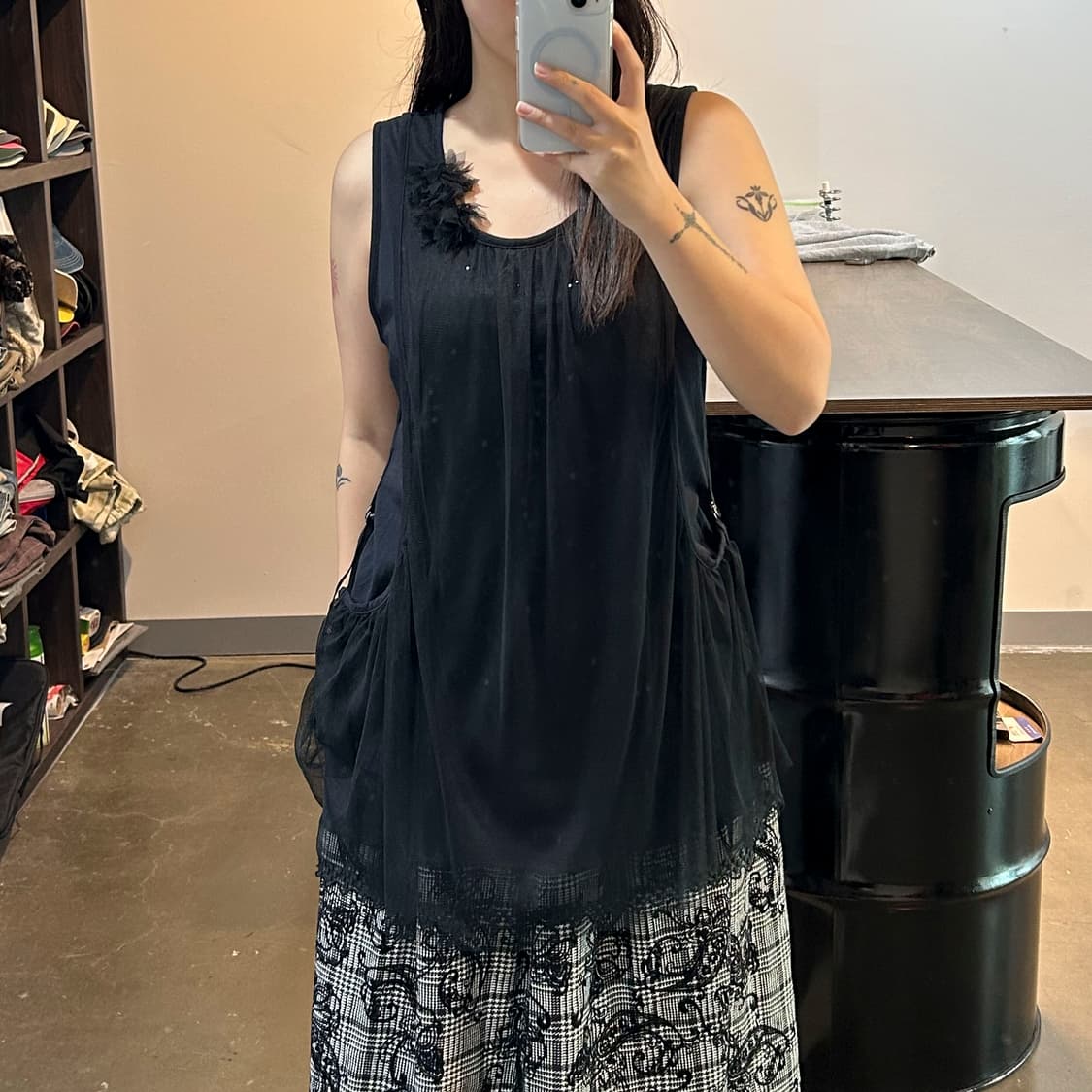 블랙 레이스 디테일 슬리브원피스 상품이미지1