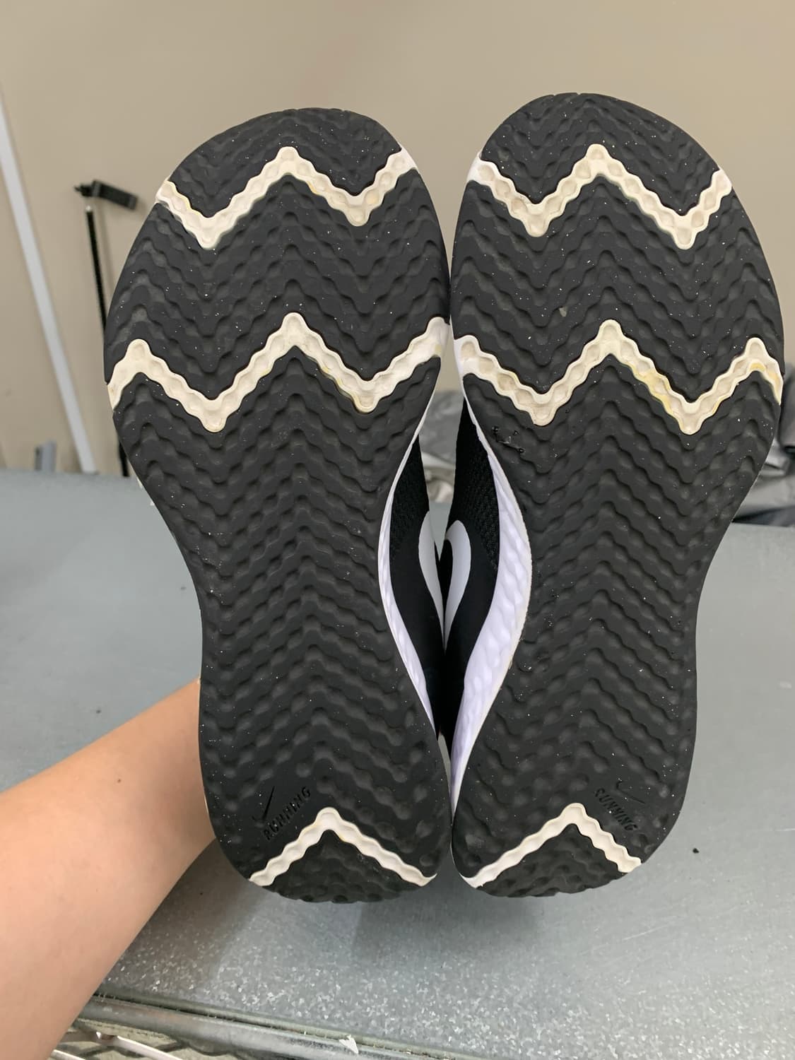 나이키 레볼루션 5 275 상품이미지3