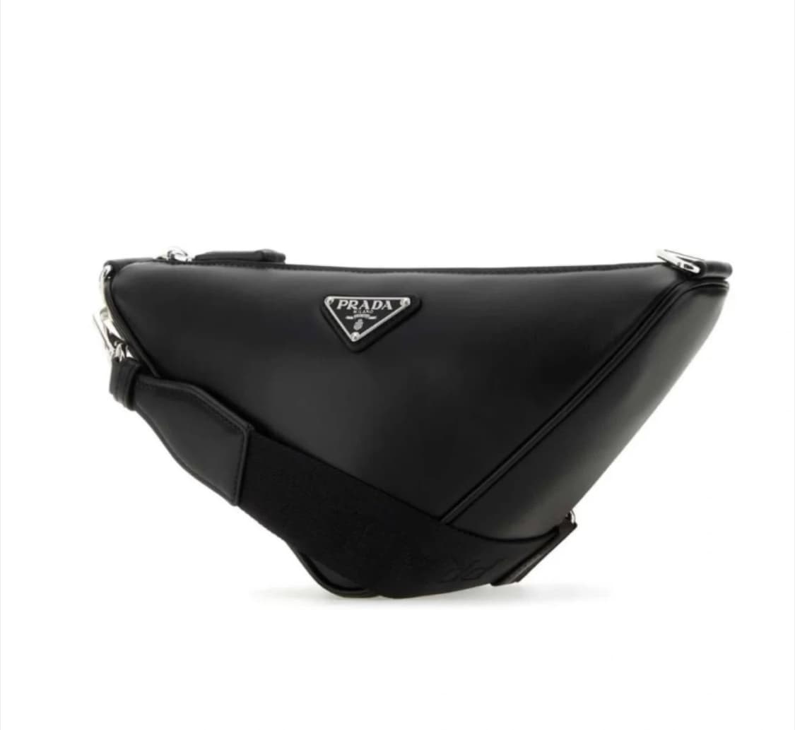 (착샷 포함) 프라다 트라이앵글 숄더백 레더 가방🖤 상품이미지2