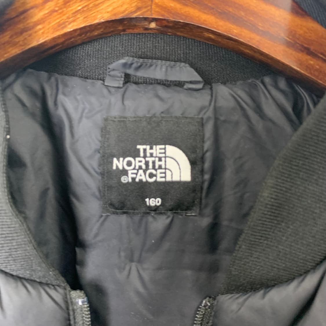 노스페이스 블랙 경량 패딩 상품이미지7