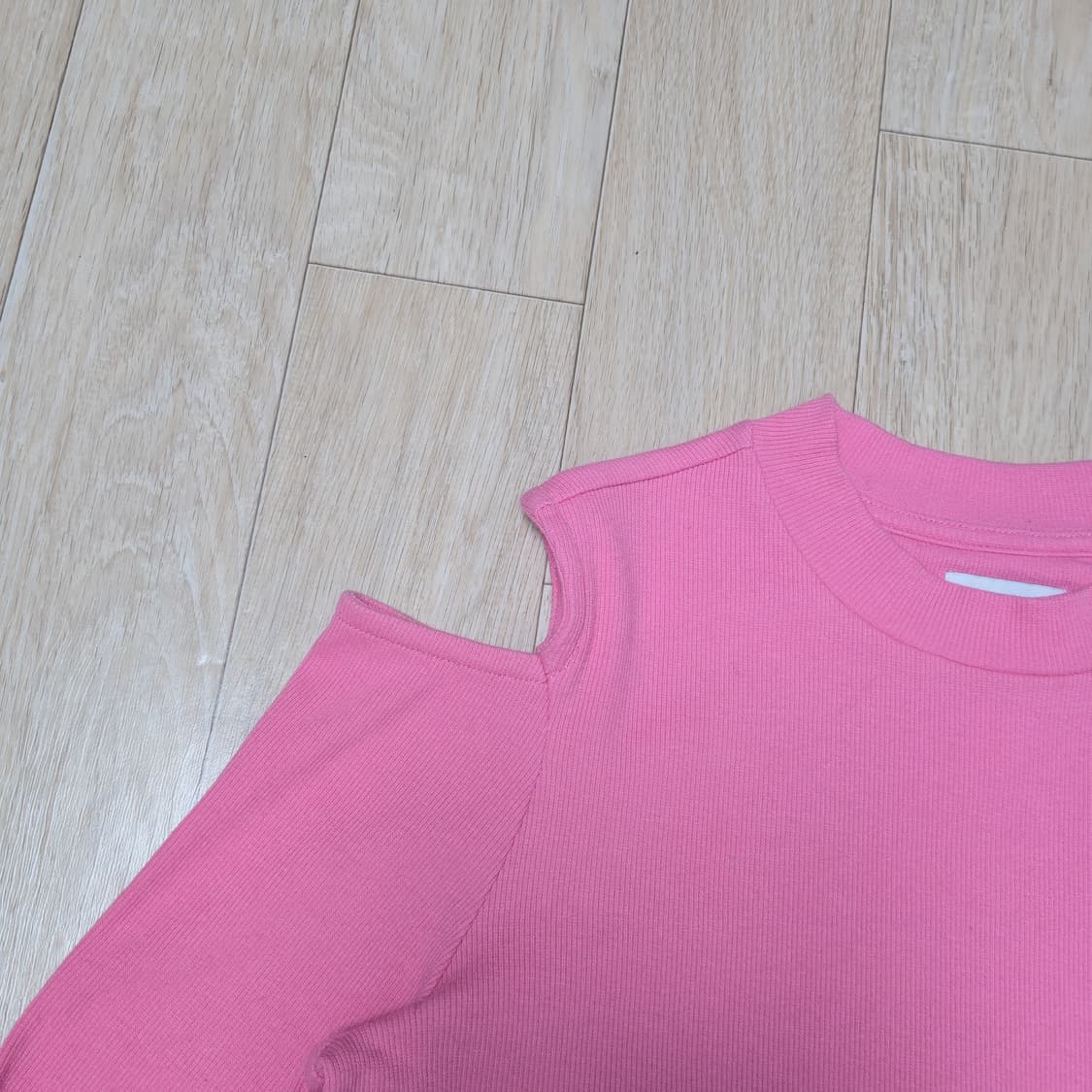 M) 타미진스 핑크 오프숄더 골지 긴팔티셔츠 상품이미지4