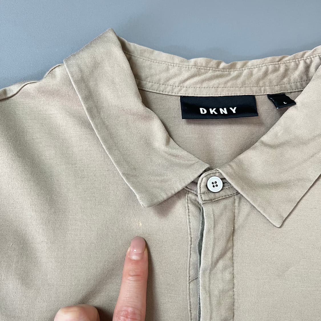 DKNY 베이지폴로셔츠 L 상품이미지4