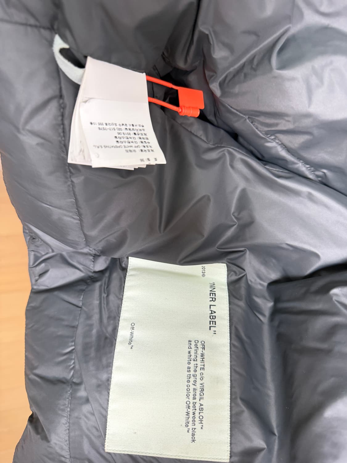 오프화이트 크롭패딩 컬렉션상품 상품이미지3