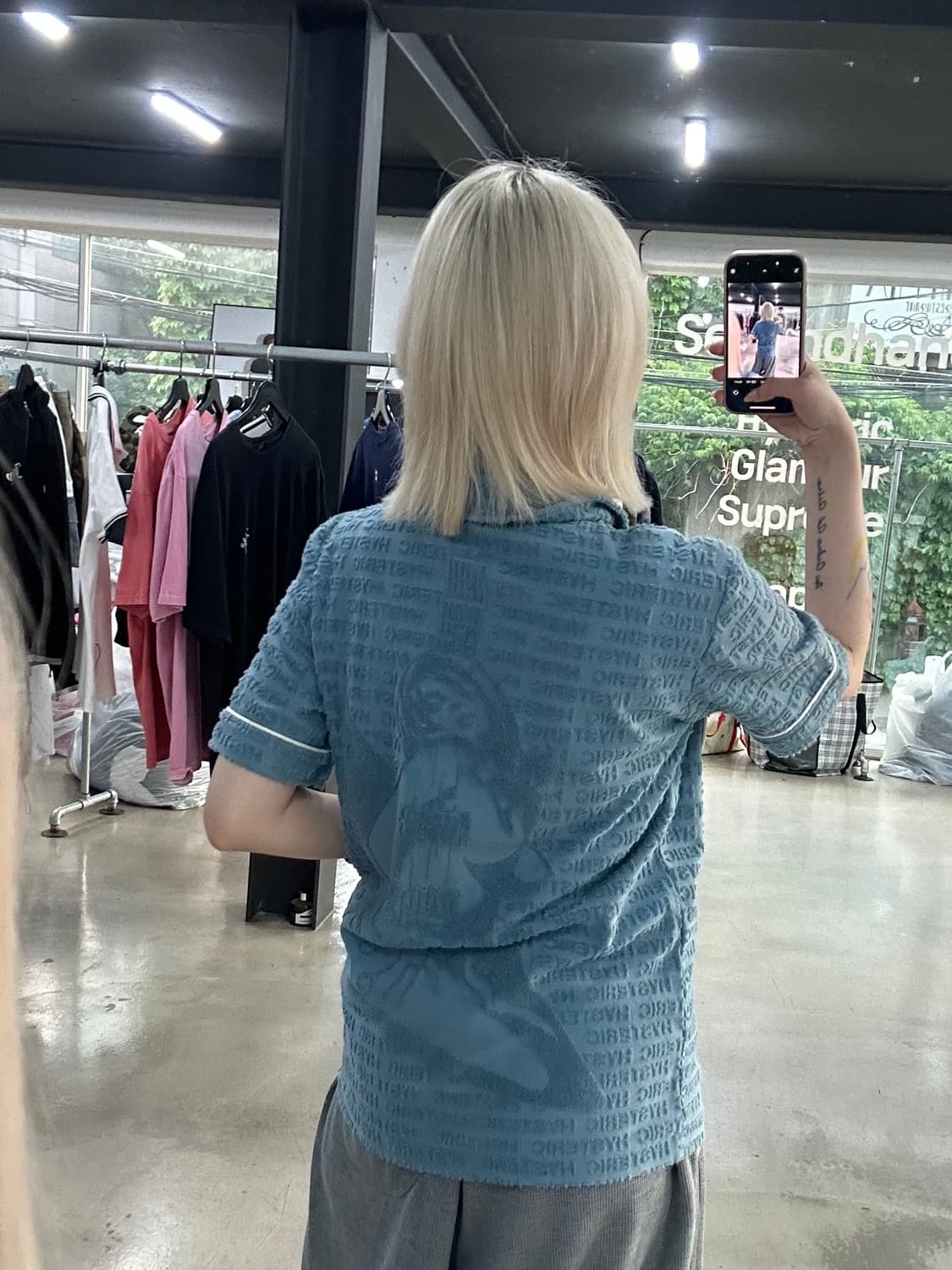 히스테릭 글래머 테리 백 히스걸 음각 디자인 반팔 카라 반집업  상품이미지4