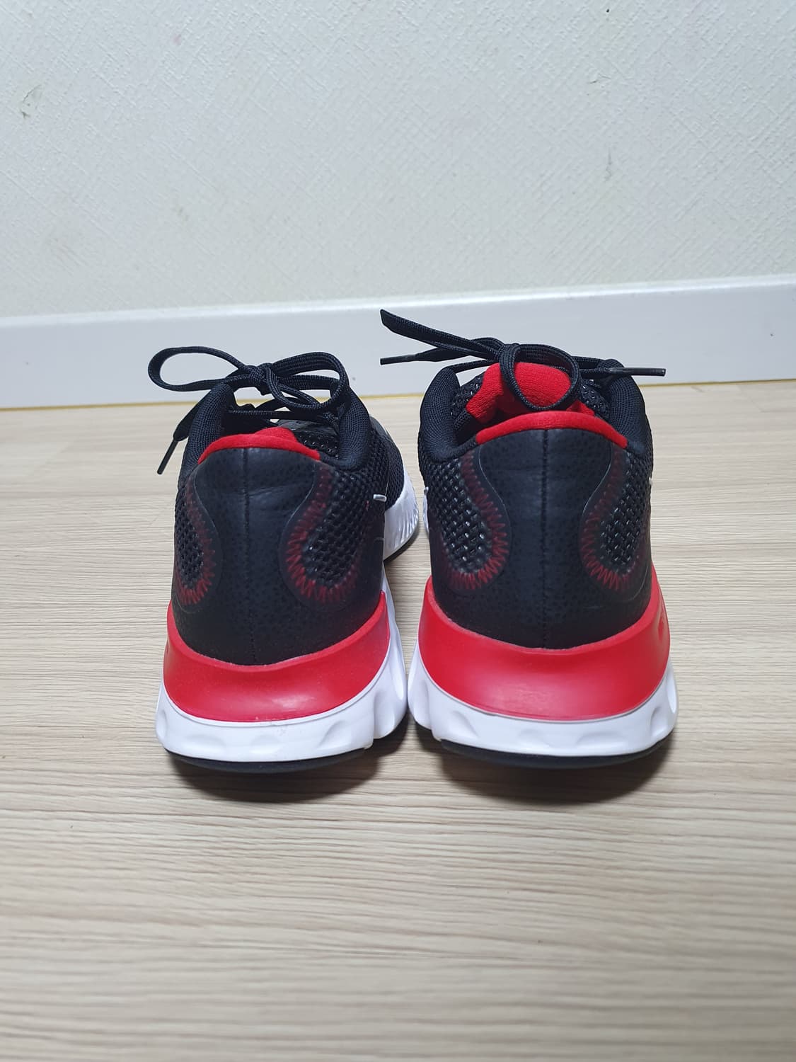 나이키 리뉴 런 블랙/레드 운동화 260 상품이미지5