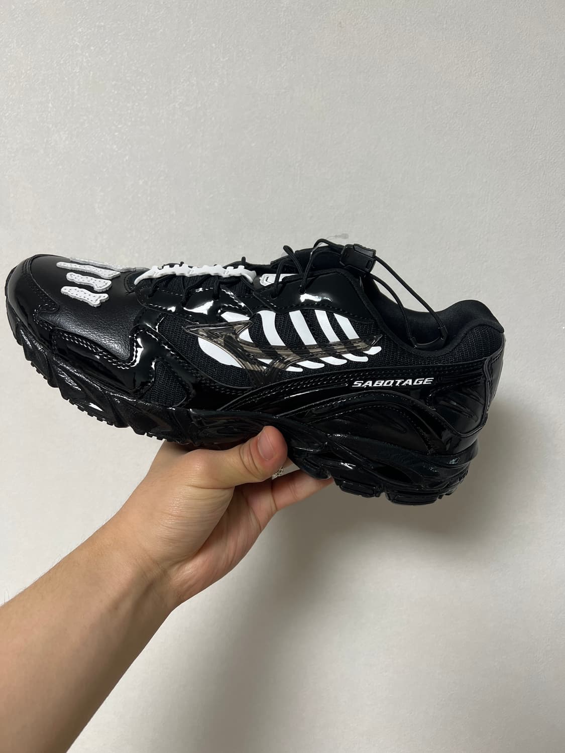 미즈노 x SBTG 웨이브 라이더 10 블랙 하버 미스트 260 상품이미지3