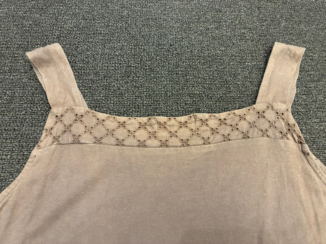 XL)Japanese vintage 여성 브라운 펀칭 디테일 나시 상품이미지5