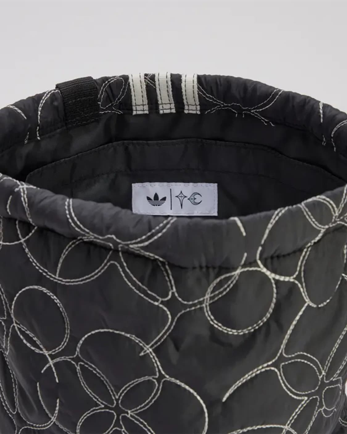 [OS] 아디다스 x 떠그 클럽 패디드 백 블랙 상품이미지5