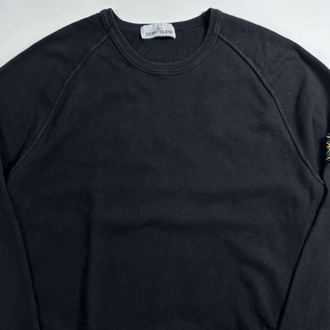  스톤 아일랜드 블랙 맨투맨 상품이미지2