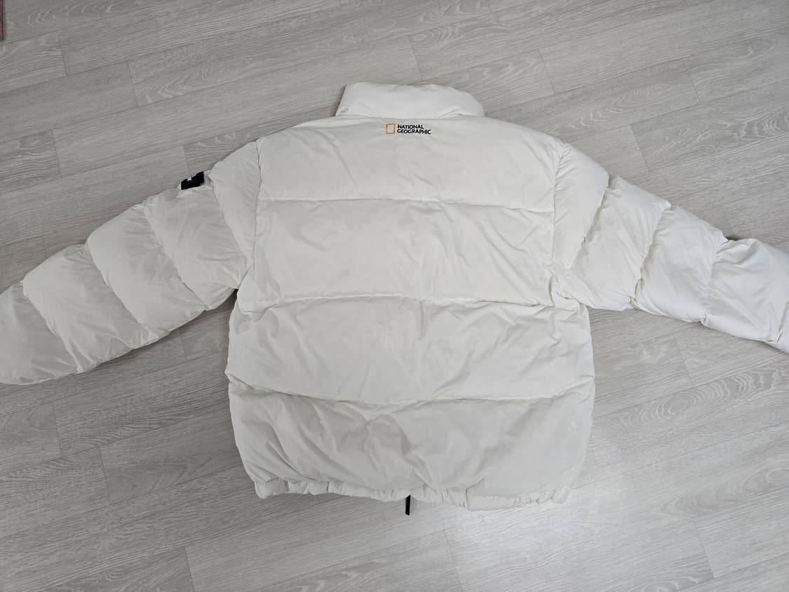 새상품)내셔널지오그래픽 패딩 화이트색상(XL사이즈)팝니다 상품이미지4
