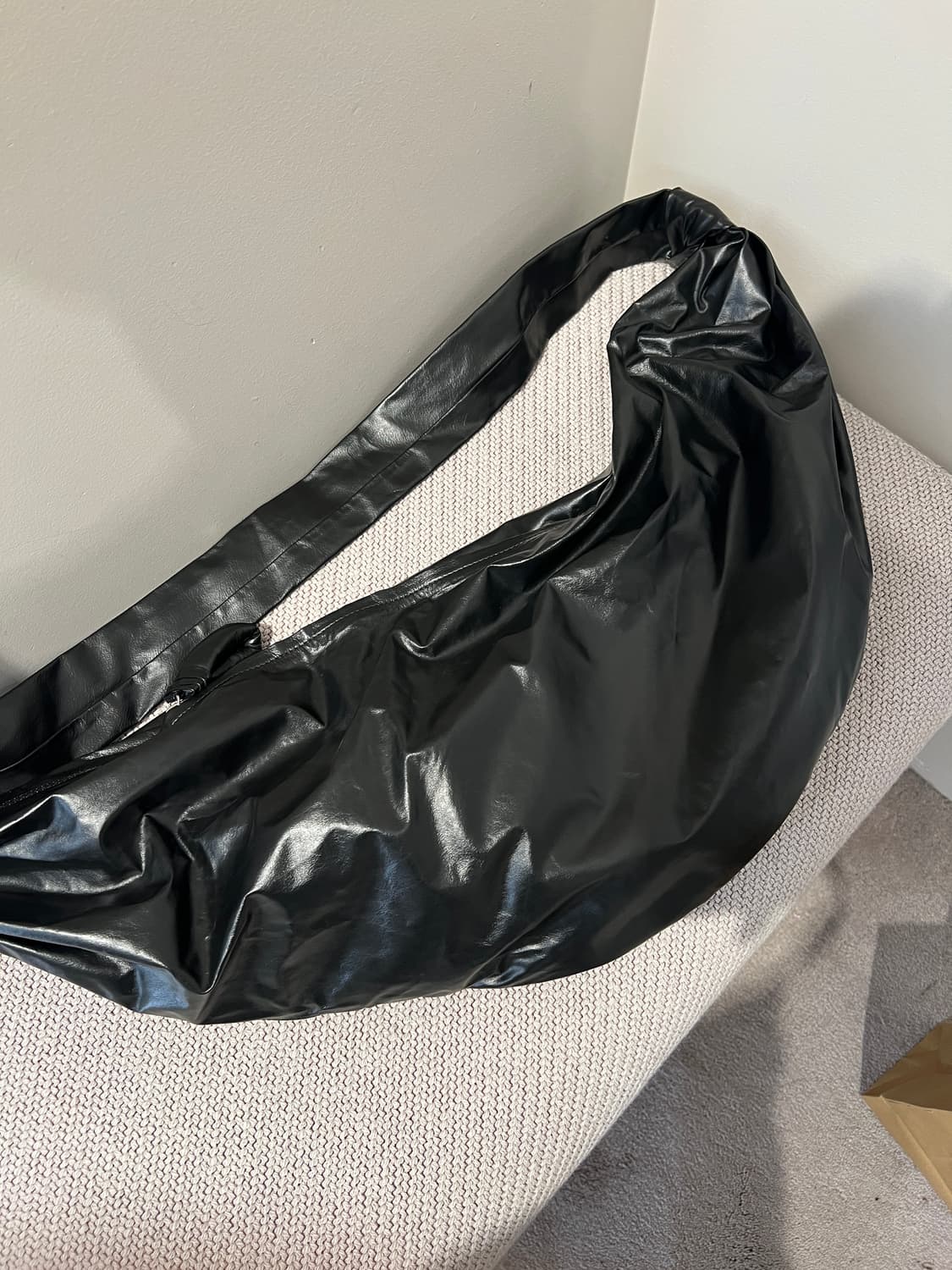 르메르 페이퍼 레더 크루아상 백 라지 상품이미지5