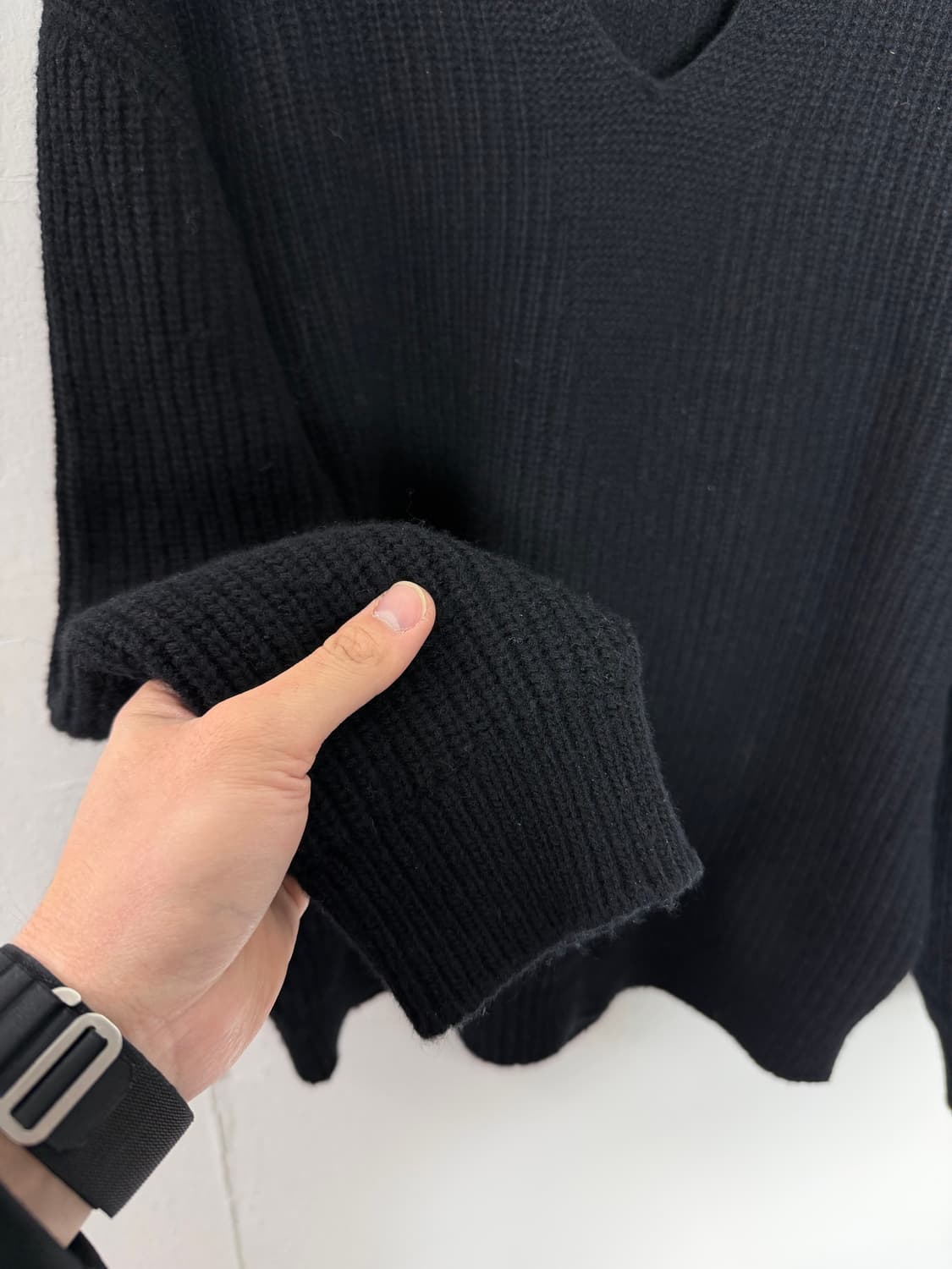 어그스트 어그스트니트 브이넥니트 상품이미지3