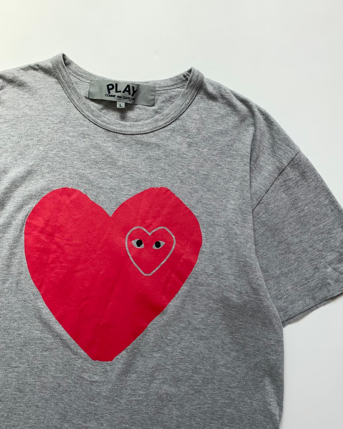 Commedesgarcons 꼼데가르송 그레이 하트인하트 티셔츠 상품이미지4