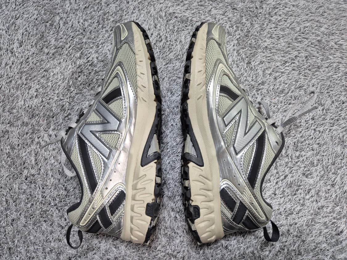 뉴발란스 410V5 2E 실버 260 상품이미지3