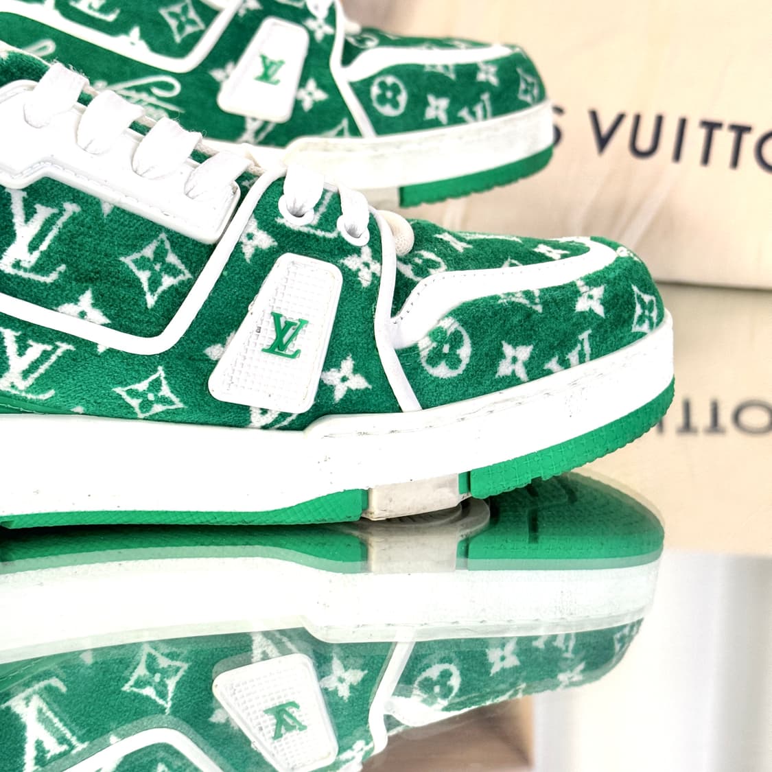 (260) 루이비통 벨벳 트레이너 스니커즈 그린 상품이미지4