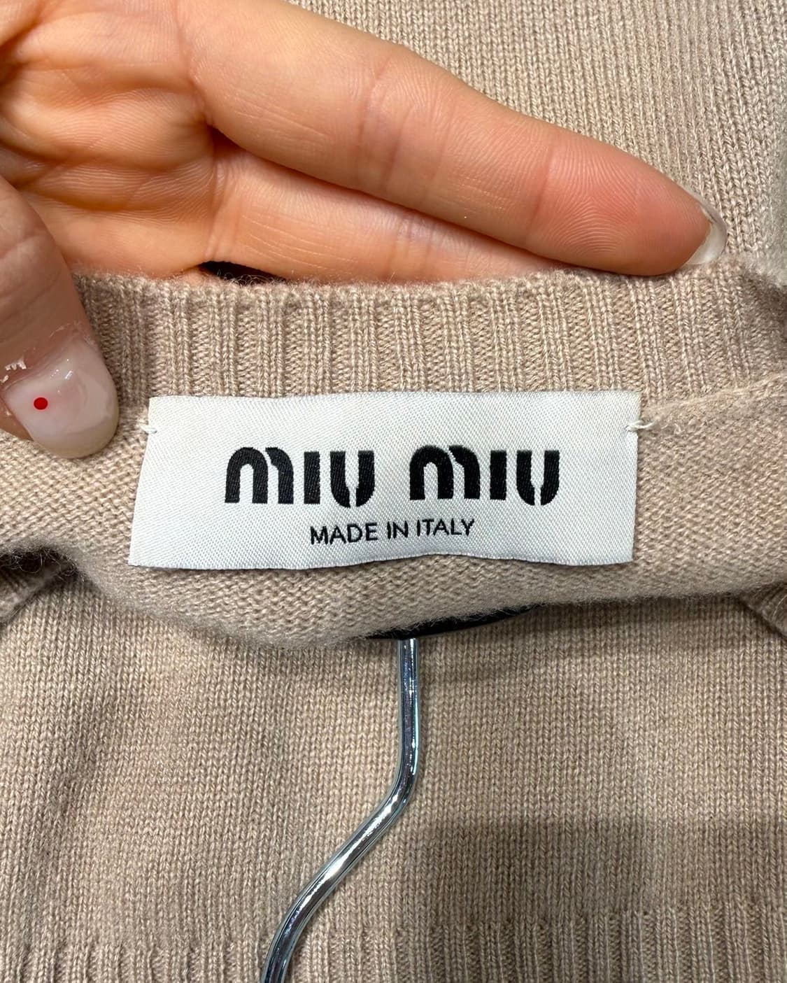 미우미우 베이지 로고 인타르시아 캐시미어 하프니트  상품이미지8