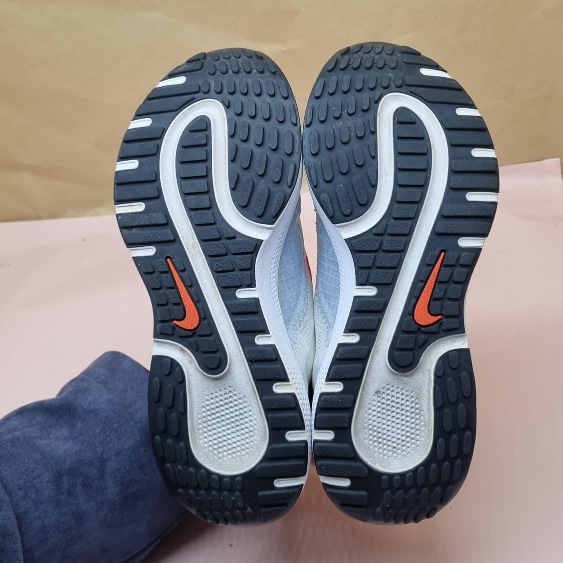 나이키 리액트 이스케이프런 여성운동화230 상품이미지3