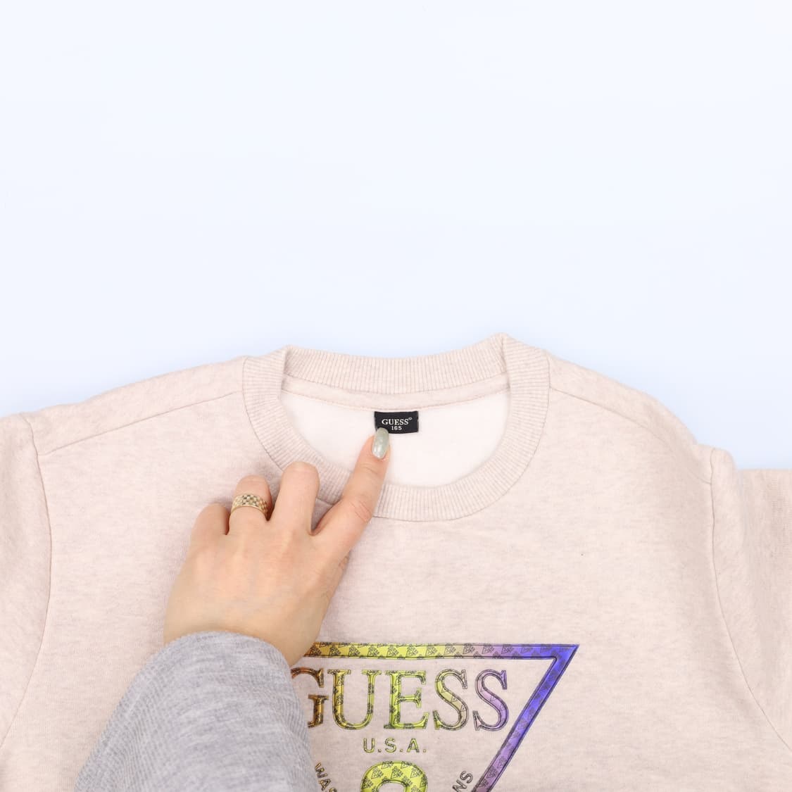 [80] 게스 여성 기모 삼각로고 맨투맨 스웻셔츠 0112J 상품이미지4