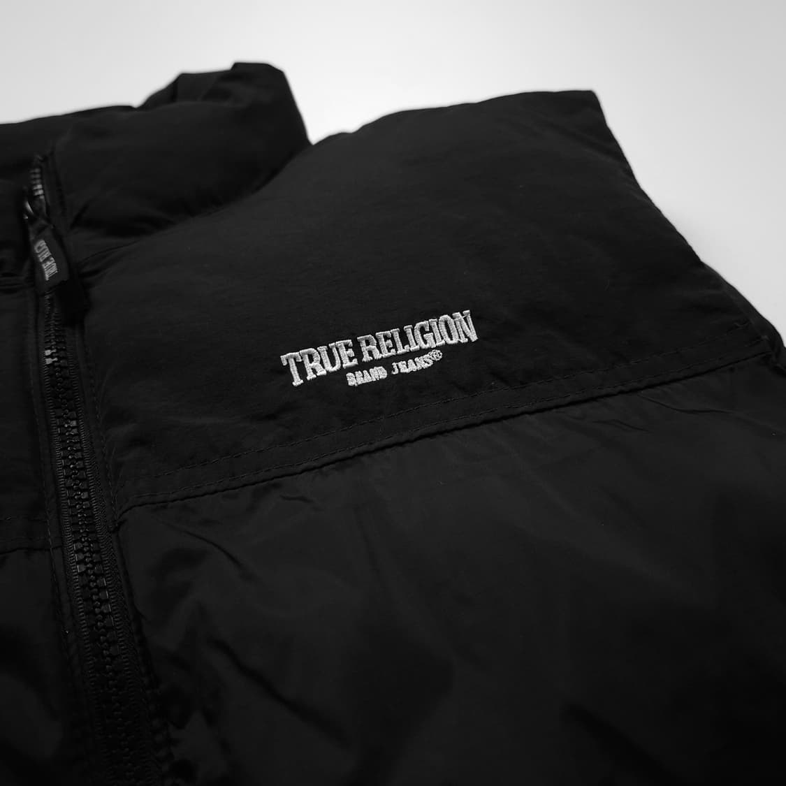 트루릴리젼 로고 패치 블랙 패딩 베스트 (XL)  상품이미지3