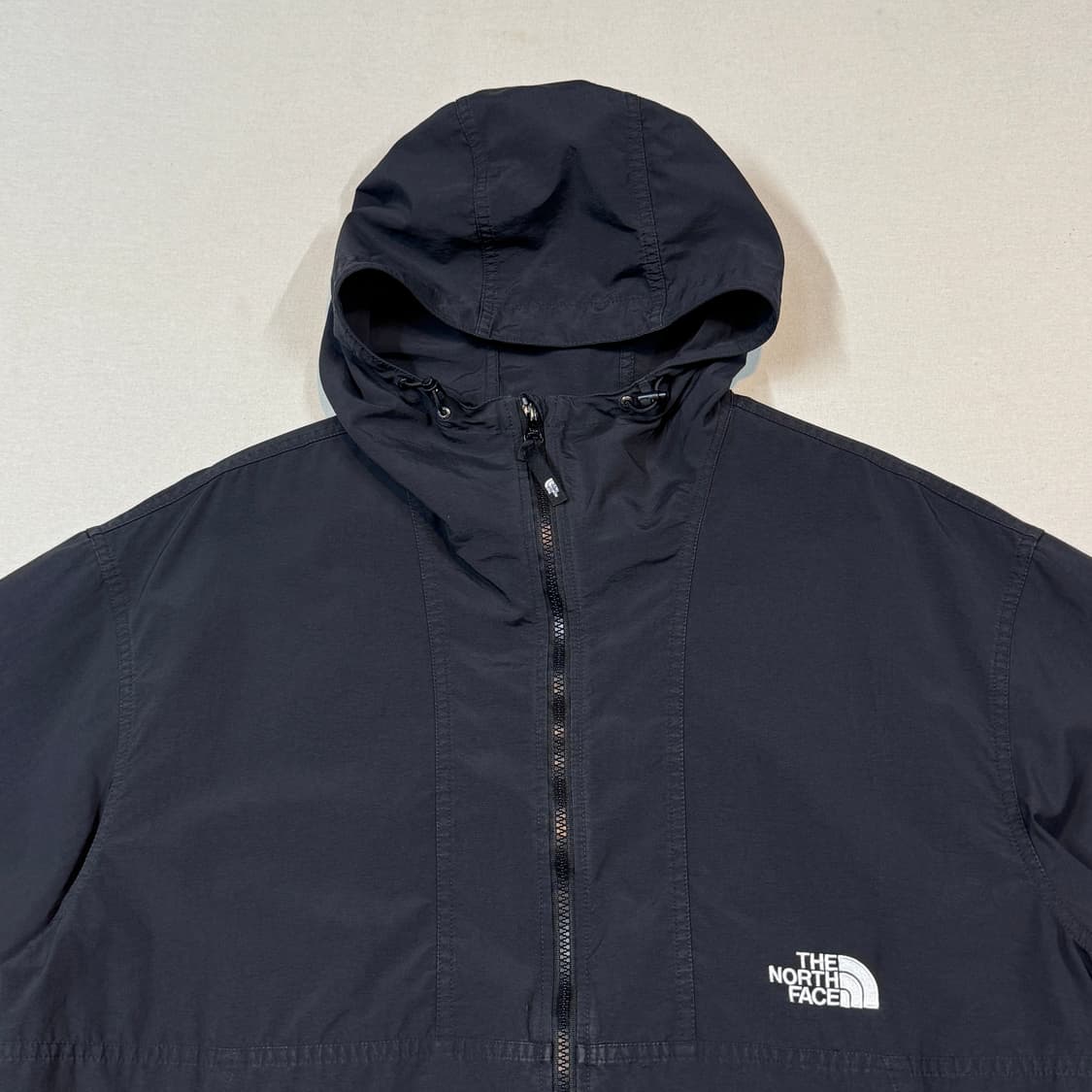 XL) 노스페이스 센터로고 바람막이 자켓 블랙 상품이미지3