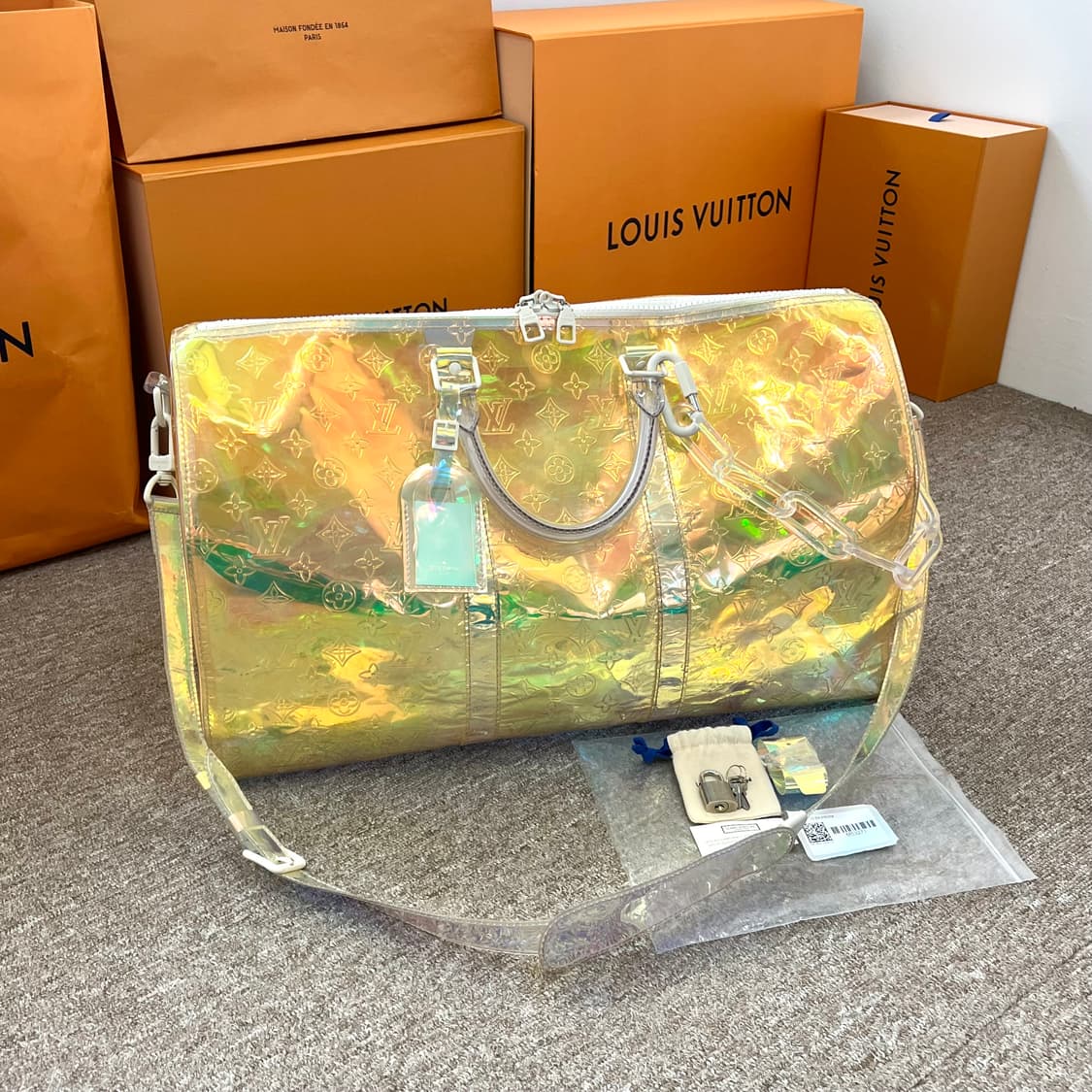 [한정판/정품] 루이비통 버질아블로 프리즘 반둘리에 키폴 50 가방 상품이미지1