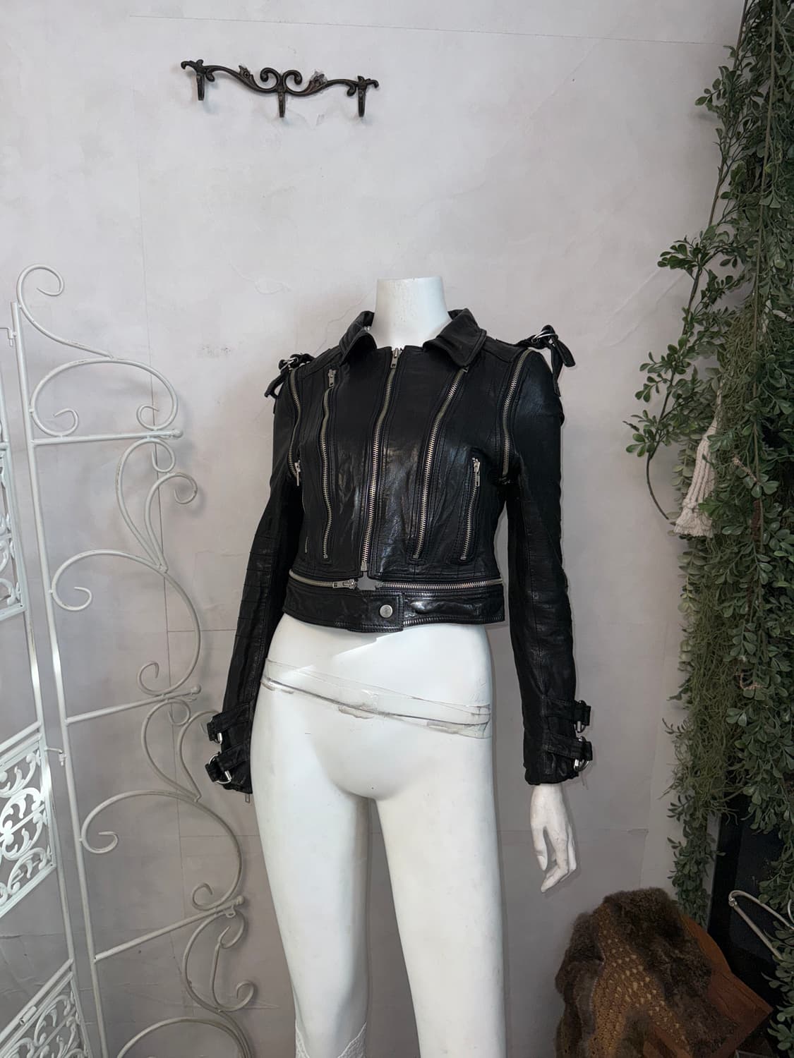 Bilion Dollar Babes lamb skin zipper jk 상품이미지9