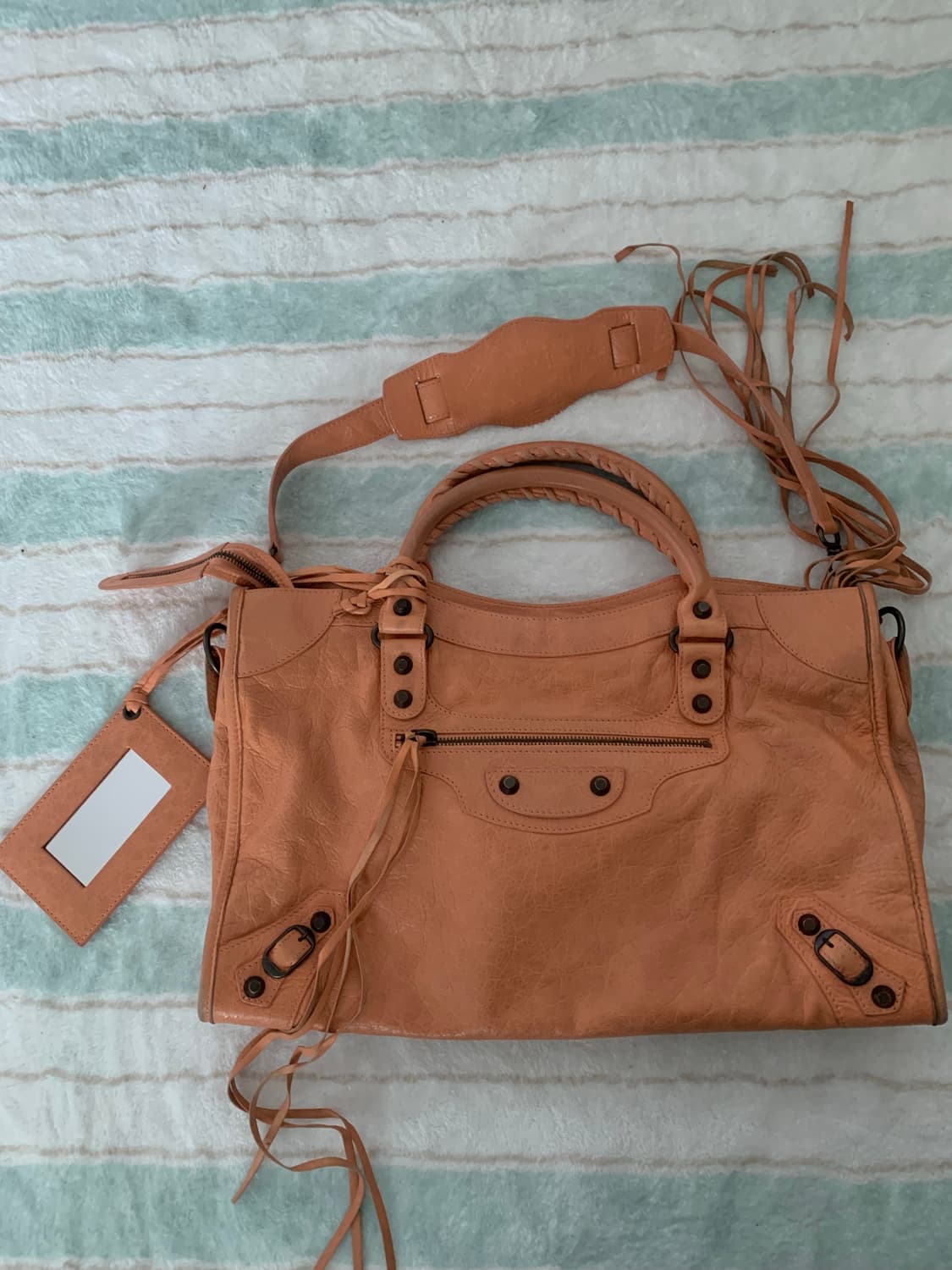 발렌시아가 시티백 미듐 르시티 모터백 상품이미지4