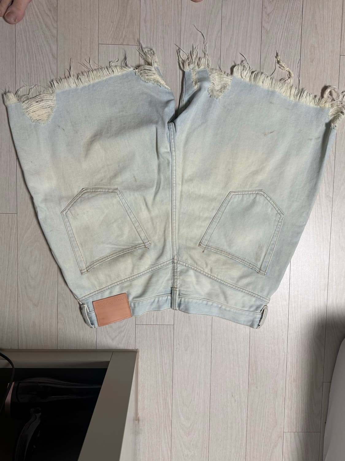 아크네 스튜디오 acne 25 ss 디스트레스 데님쇼츠 52 상품이미지3