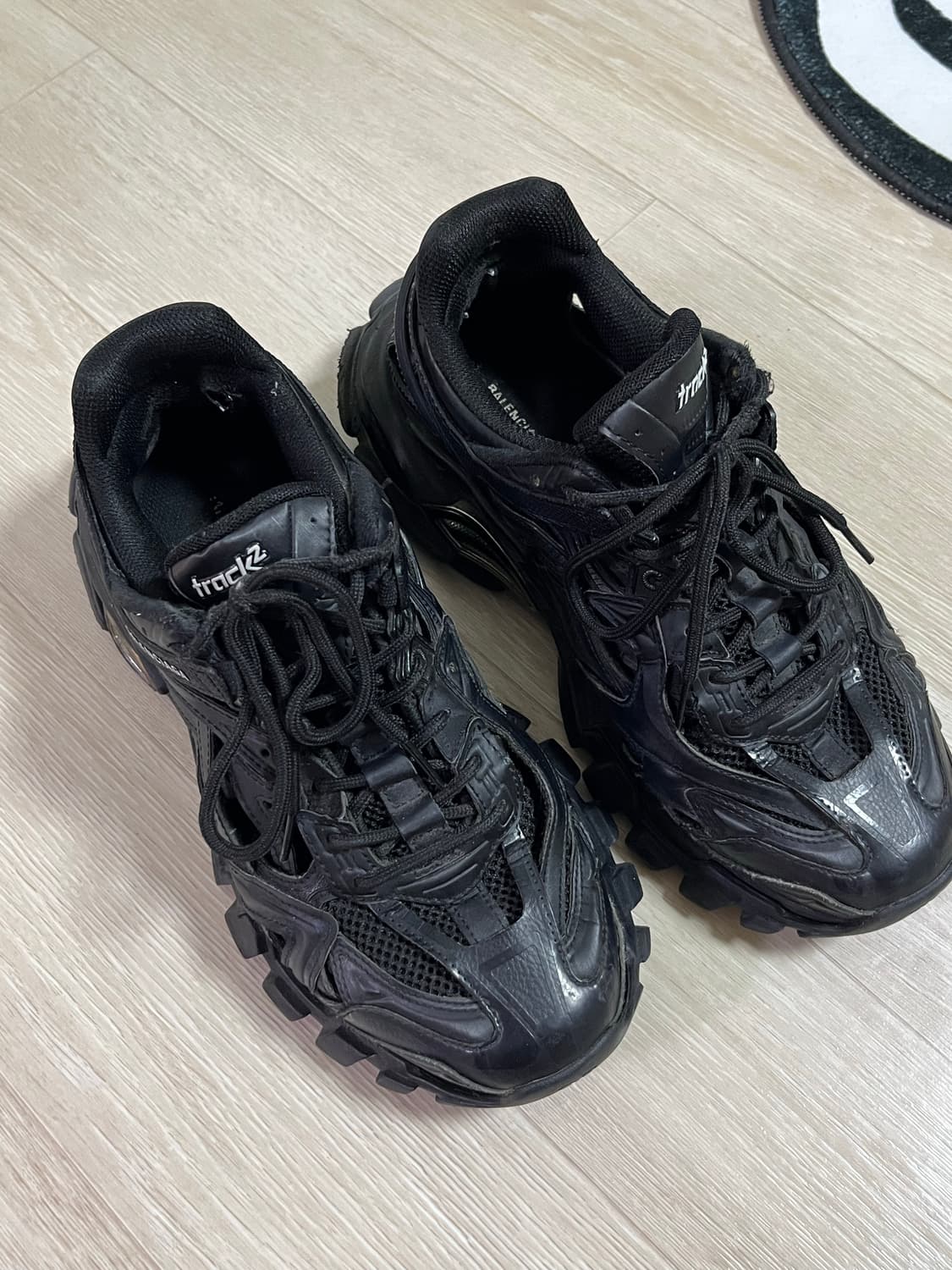 발렌시아가 트랙2 블랙 상품이미지1