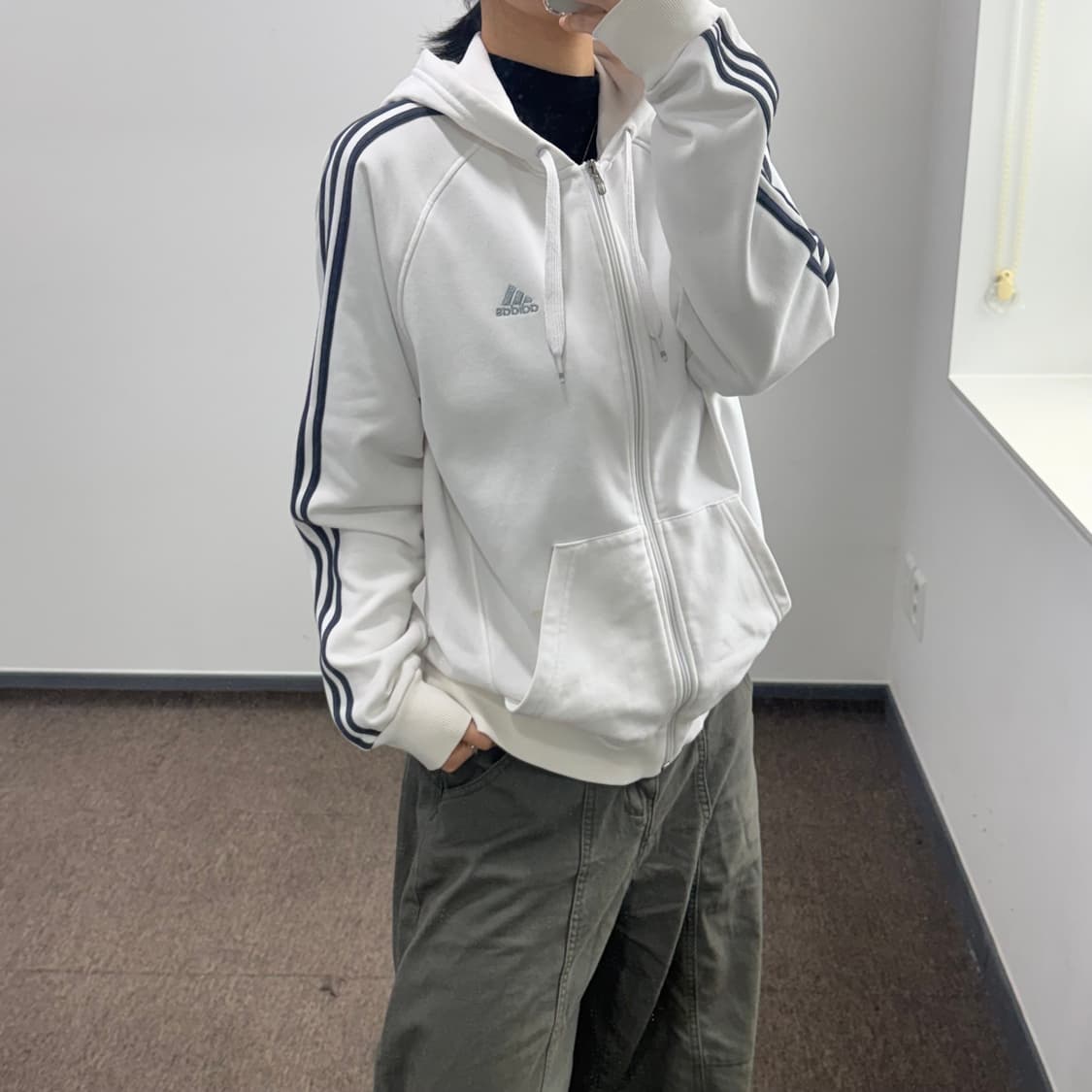 Adidas 아디다스 실버로고 네이비 트랙탑 화이트 후드집업 상품이미지2