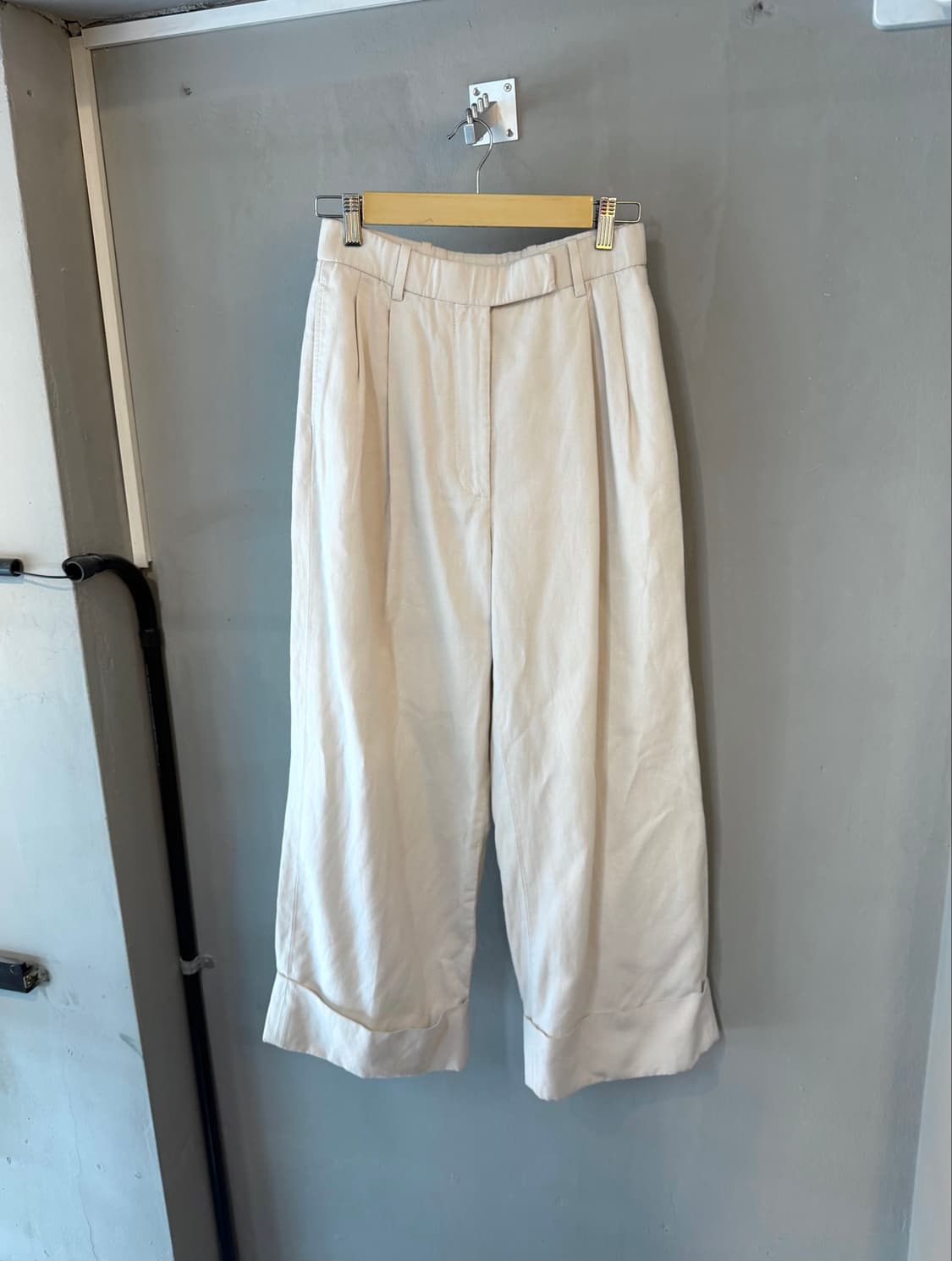 40/ 톰브라운 25SS 린넨 하이웨스트 팬츠 상품이미지4