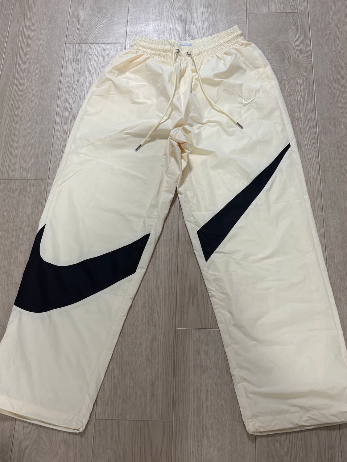 나이키 스우시 남성 우븐 트레이닝 팬츠 S사이즈 FB7881-113 상품이미지2