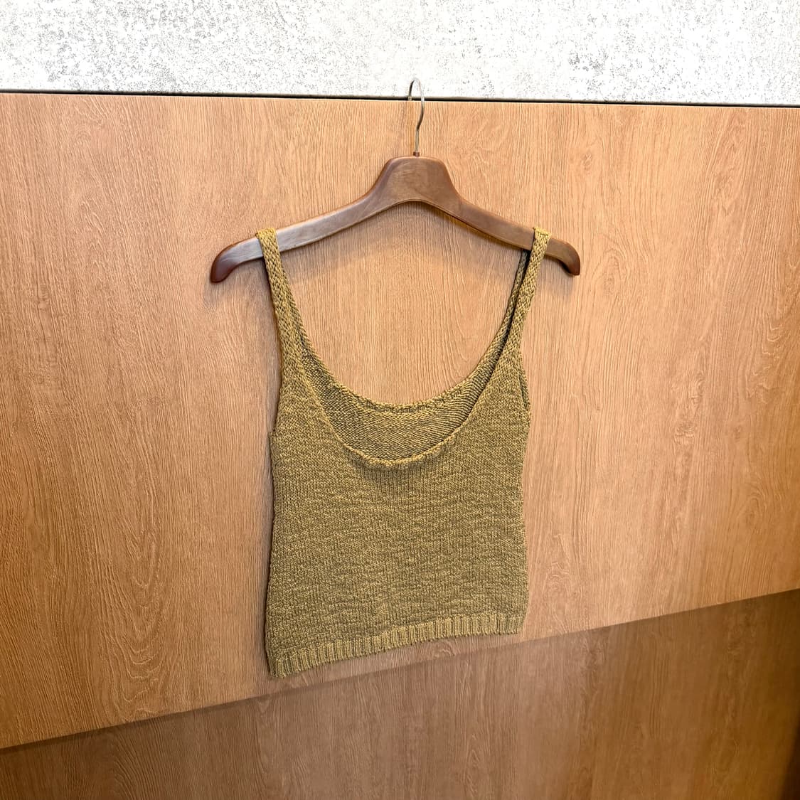 빈티지 라운드넥 스트랩 슬리브리스 니트 루즈핏 베이지 상품이미지1