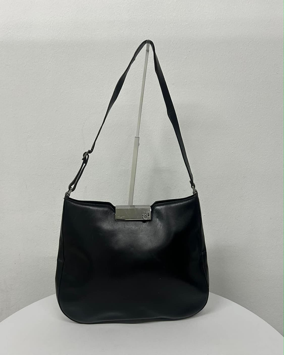 살바토레 페라가모 간치니 빈티지 레더 호보 숄더백 토트백 상품이미지1