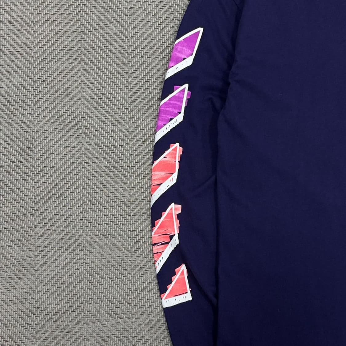 오프화이트 마커에로우 롱슬리브 v2072 상품이미지6