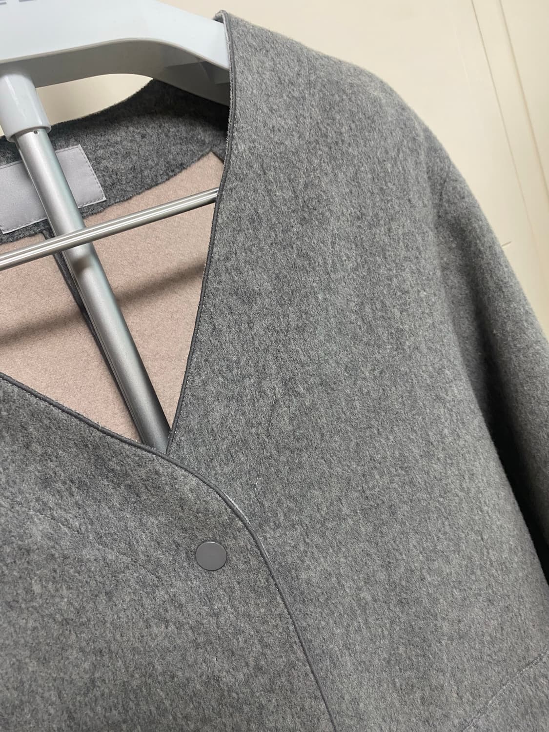 VIKI 회색 V넥 코트 66사이즈 상품이미지2