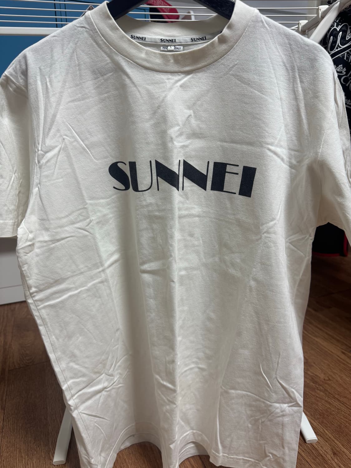 써네이 시그니처 빅로고 티셔츠 팝니다 상품이미지1