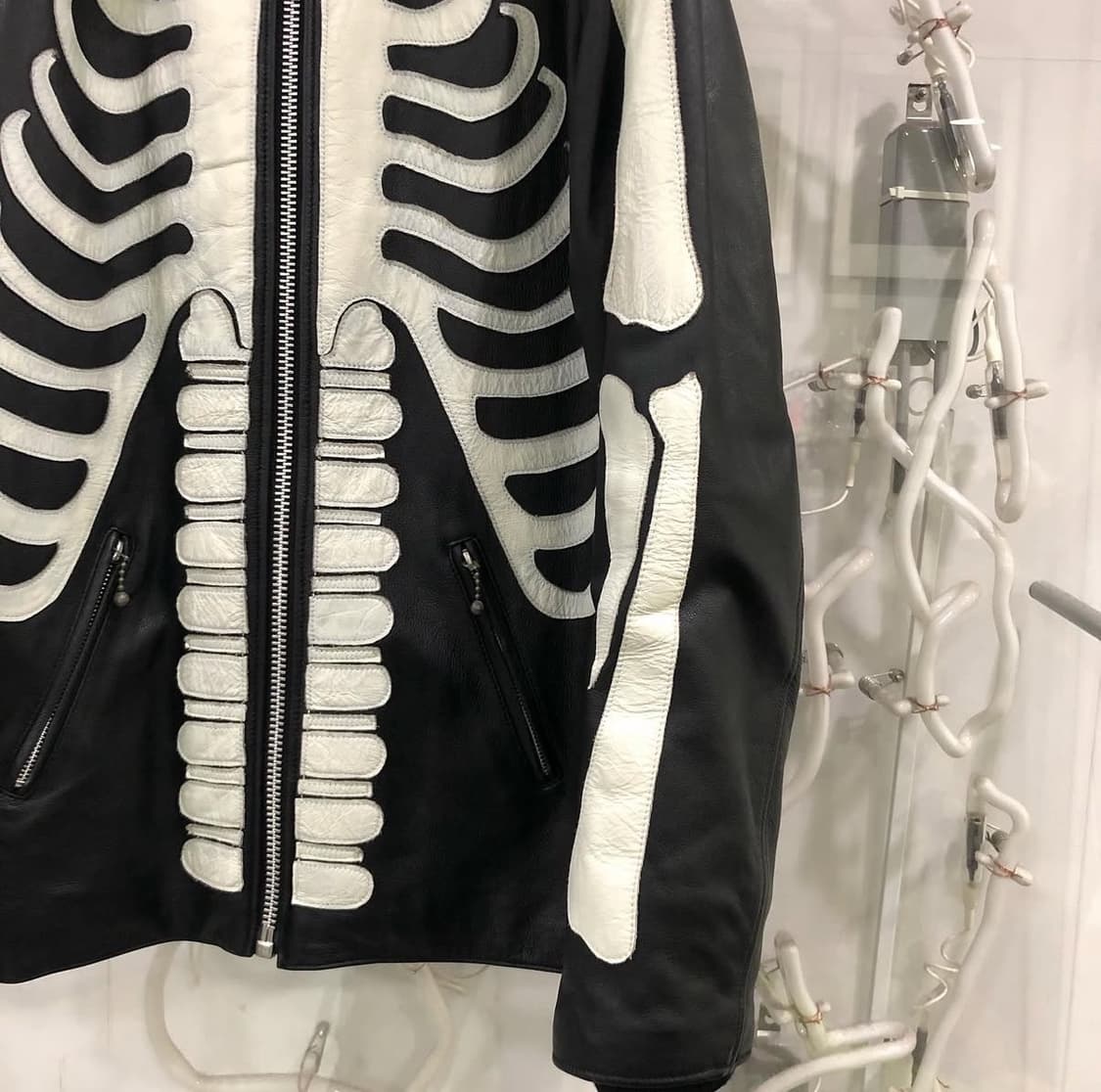 2005 년도 네이버후드 아카이브 본 하이넥 카우레더 봄버자켓 상품이미지5