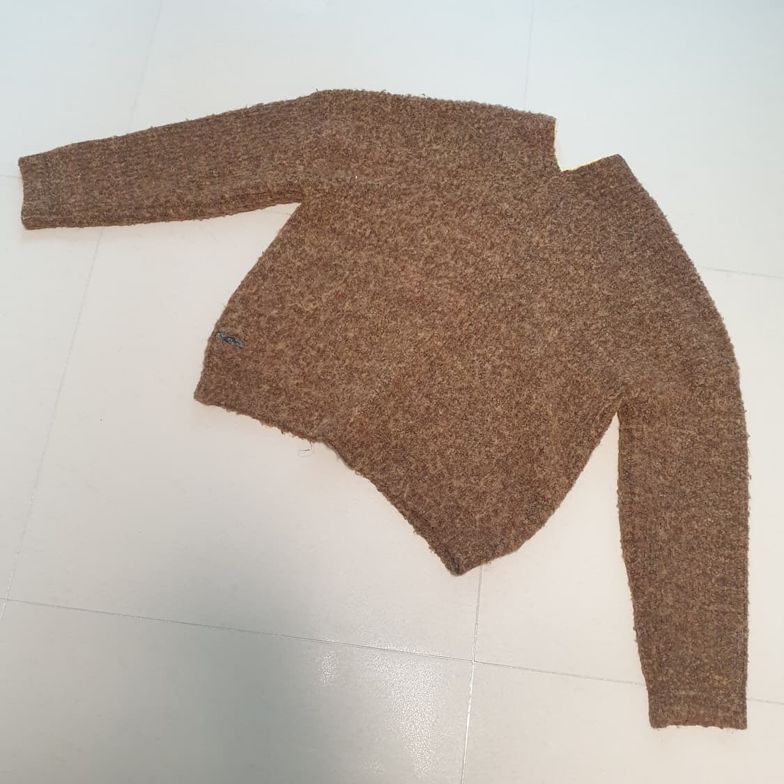 써스데이아일랜드 브라운 부클 숏 가디건 상품이미지3