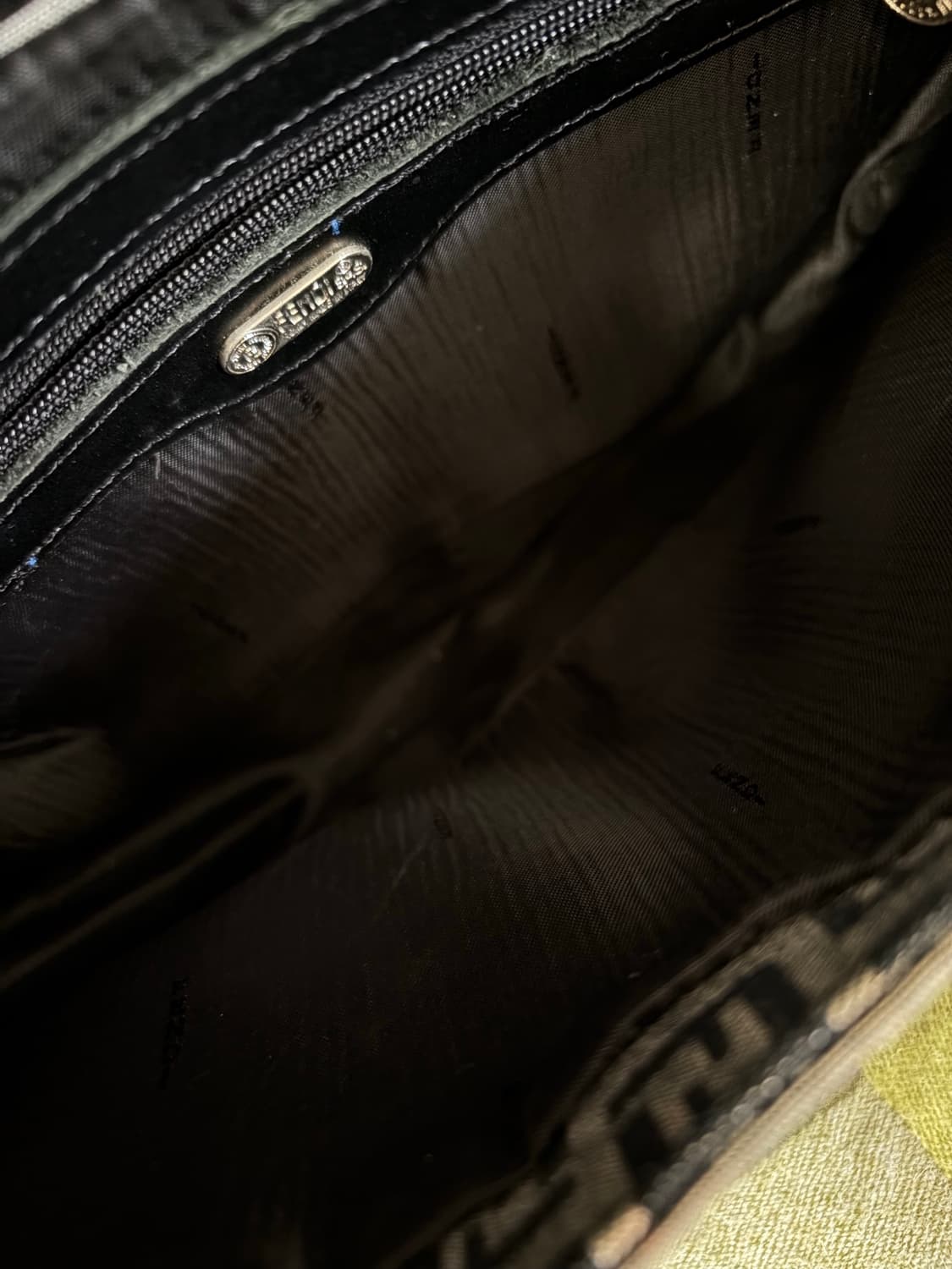 펜디 정품 올드 숄더백 상품이미지4