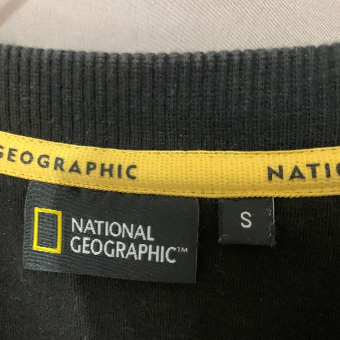 S 내셔널지오그래픽 공용 세미 오버핏 와펜 맨투맨 상품이미지8