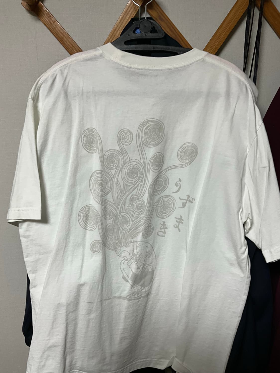 유니클로 이토준지 유티 상품이미지2