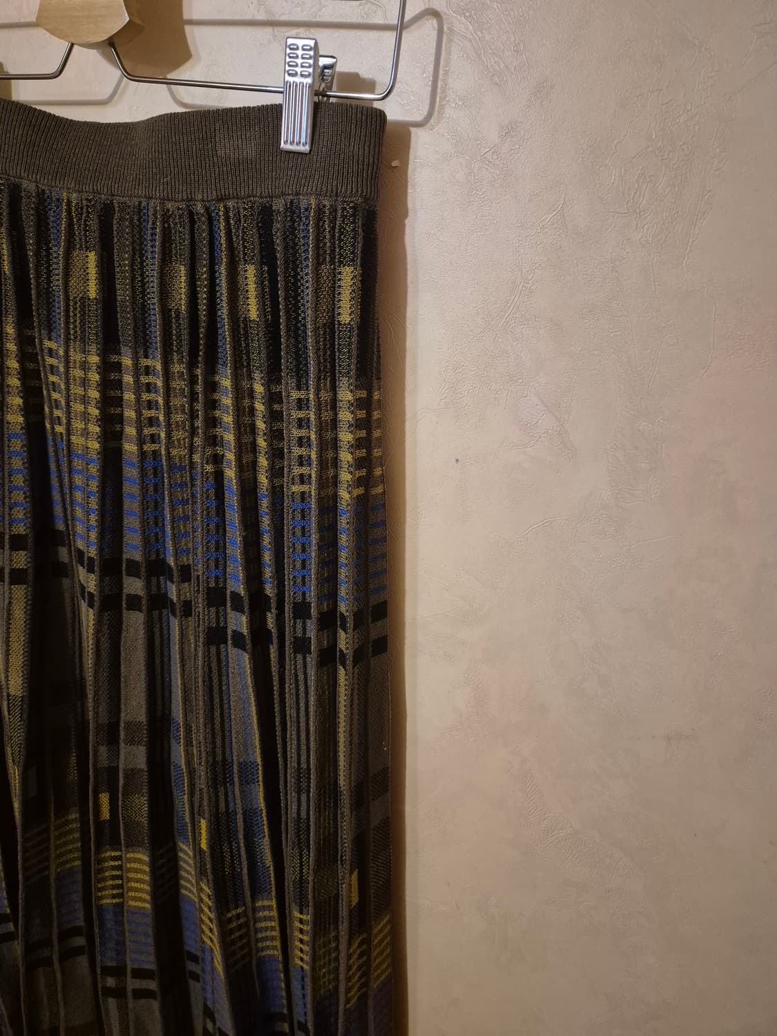 8세컨즈 에잇세컨즈 H라인 니트 플리츠 주름 롱 스커트 상품이미지4