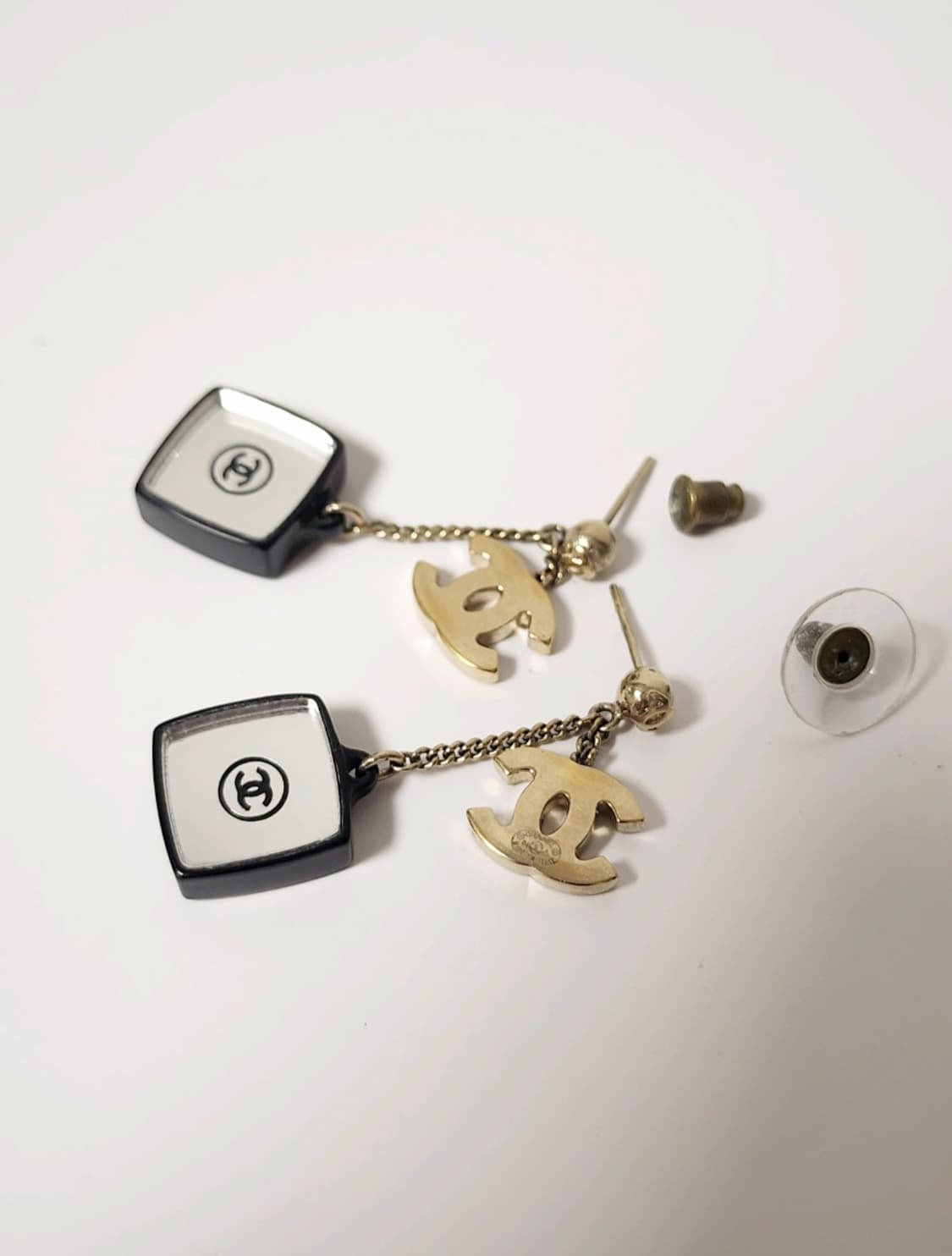 샤넬 CC로고 큐브 장식 드롭 귀걸이  상품이미지4