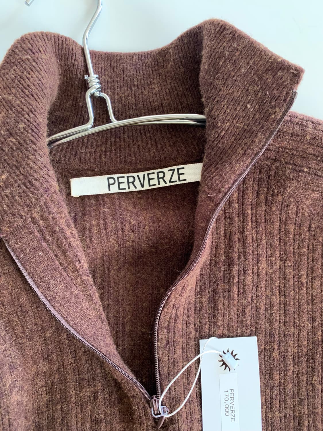 Perverze 퍼버즈 핑거홀 글러브 니트 상품이미지4