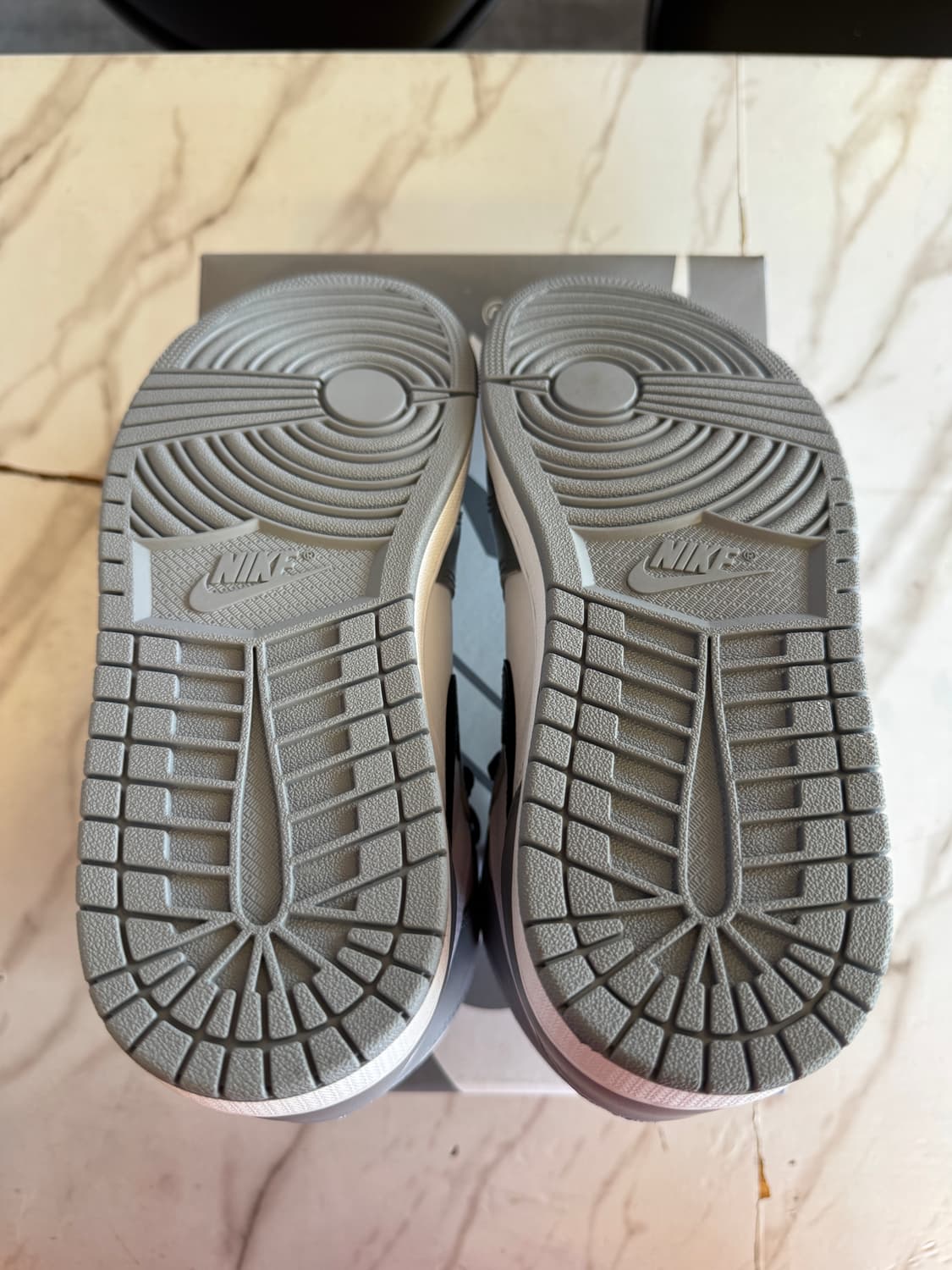 (커스텀) 조던1 레트로 하이 OG 스텔스 265 팝니다 상품이미지4